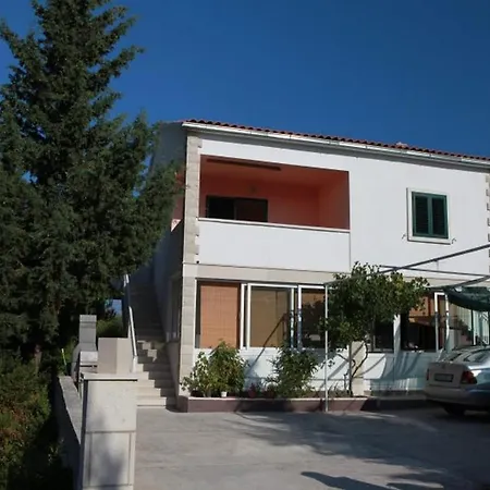 Enrico Apartmán